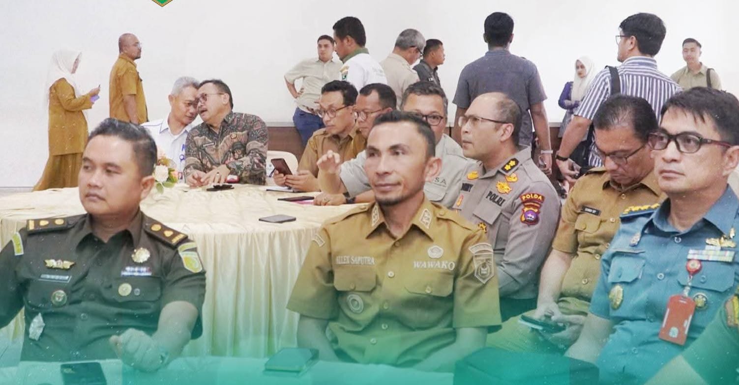 Wawako Allex dan Setdako Sonny BP hadiri Rakor MBG di Gubernuran.